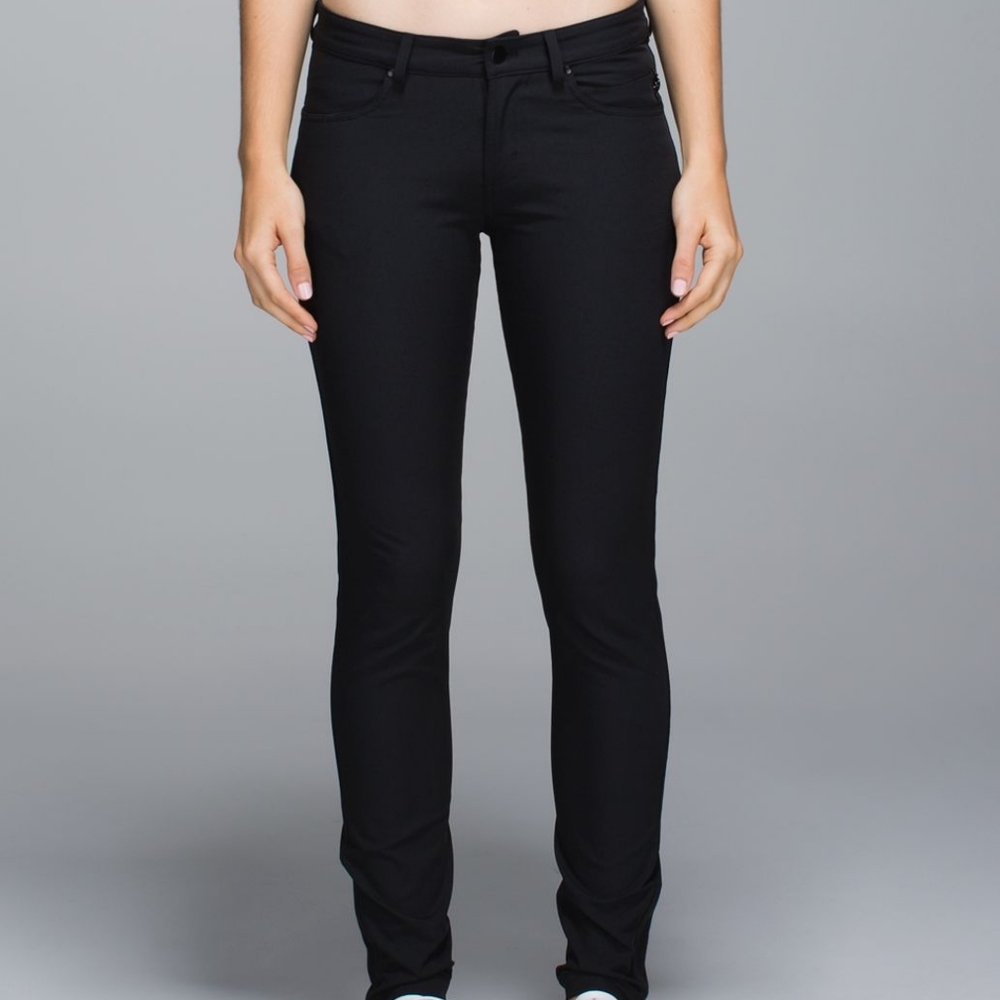 RARE Lululemon Everyday Pant Size 4 in Black 🖤